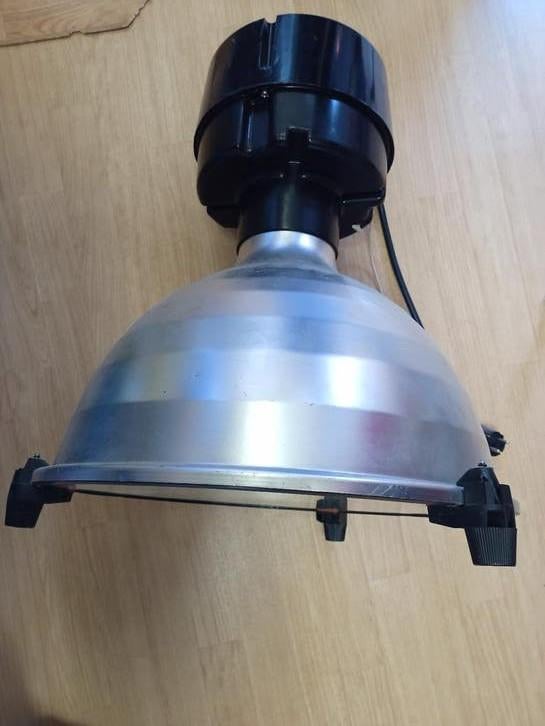 Zeer grote Fabriekslamp vintage jaren 70-80., Ophalen of Verzenden, Zo goed als nieuw, Glas, Industriële Fabriekslamp, Art Deco, BAUHAUS