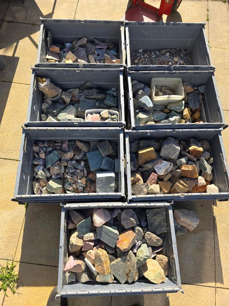 Grote verzameling mineralen en edelstenen met slijpmachine, Ophalen of Verzenden