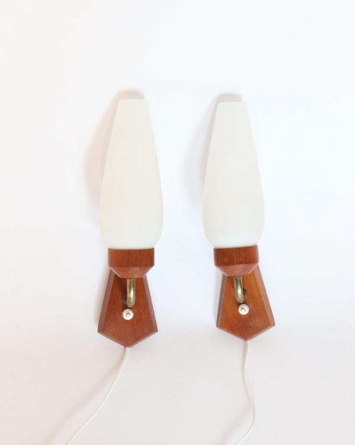 Vintage wandlampjes teak melkglas set, Huis en Inrichting, Lampen | Wandlampen, Zo goed als nieuw, Glas, Hout, Ophalen of Verzenden