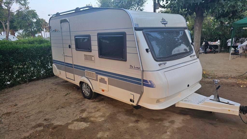 Hobby De Luxe 400 KB caravan uit 2003, Hobby, Particulier, Tot en met 4, Treinzit