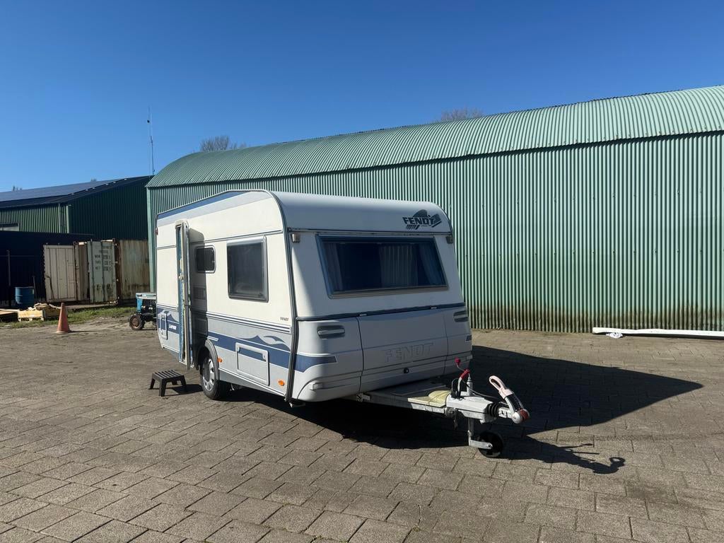 Fendt saphir 2001, Caravans en Kamperen, Vast bed, Rondzit, Bedrijf, Tot en met 3