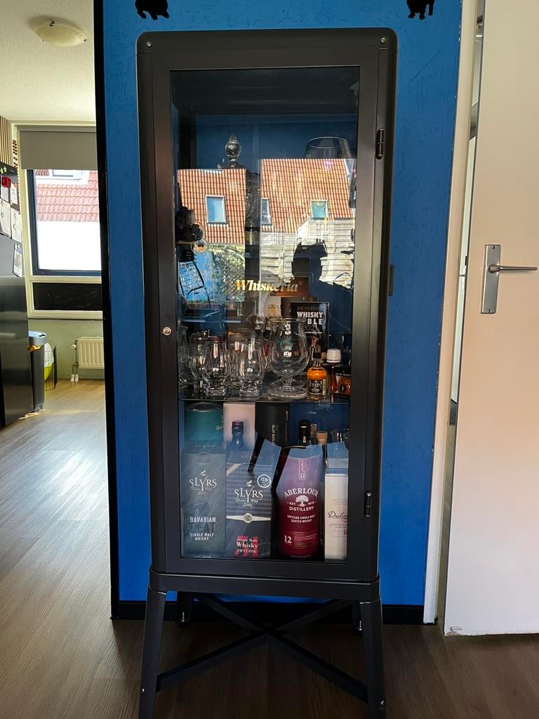 IKEA vitrinekast Fabrikor, Ophalen, 50 tot 100 cm, Zo goed als nieuw, 150 tot 200 cm