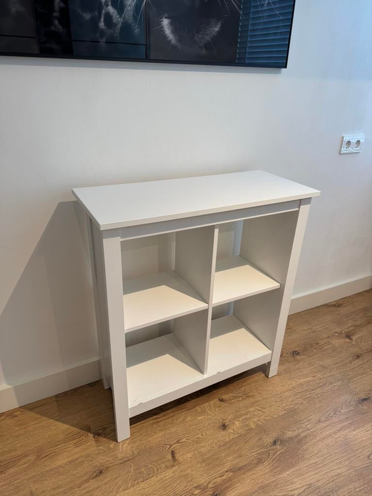 Sidetable kastje ikea wit, Huis en Inrichting, Tafels | Sidetables, Ophalen, 100 tot 150 cm, Zo goed als nieuw, 25 tot 50 cm
