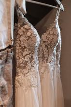 Prachtige trouwjurk inclusief bruidssluier, Ophalen, Zo goed als nieuw, Wit, Trouwjurk