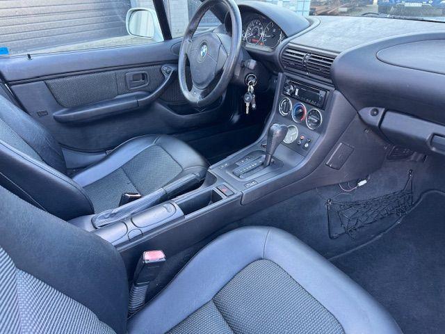 BMW Z3 Roadster 2.2i 6 Cilinder Automaat Airco,Half Leder, 2171 cc, Achterwielaandrijving, Zwart, Leder en Stof