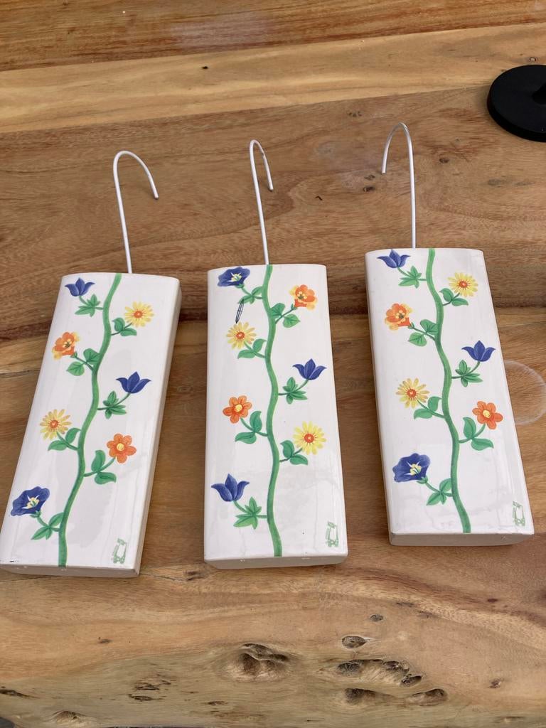 Set van 3 keramische radiator waterbakjes met bloemmotief, Ophalen, Gebruikt, Meerkleurig, Landelijk