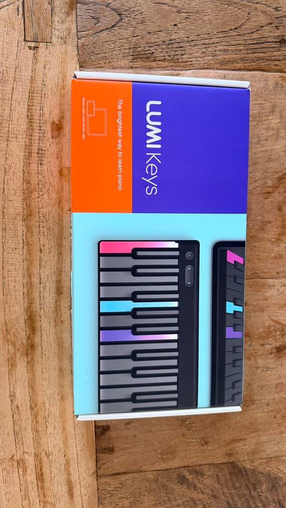 Lumi Keys - Learn how to play the piano, Muziek en Instrumenten, Ophalen of Verzenden, Zo goed als nieuw