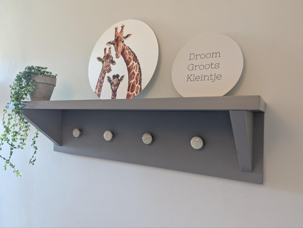 Wandplank kapstok, Ophalen