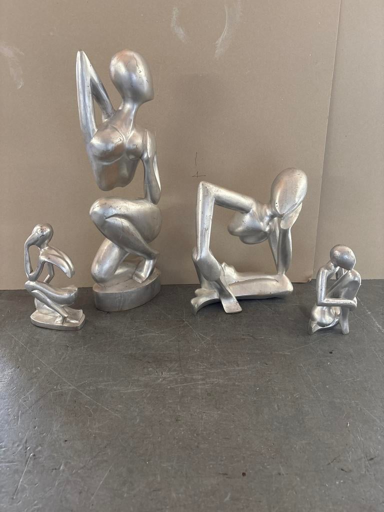 Set van 4 decoratieve houten figuren, Antiek en Kunst, Kunst | Beelden en Houtsnijwerken, Ophalen, Groep mensen, Minder dan 20 cm