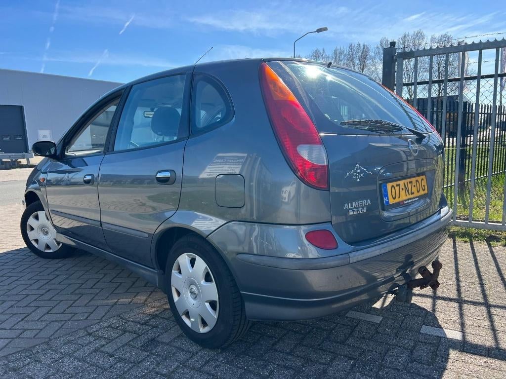 Nissan Almera Tino 1.8 2004 Clima PDC Camera Trekhaak, Auto's, Nissan, Stof, 4 cilinders, Almera Tino, Origineel Nederlands