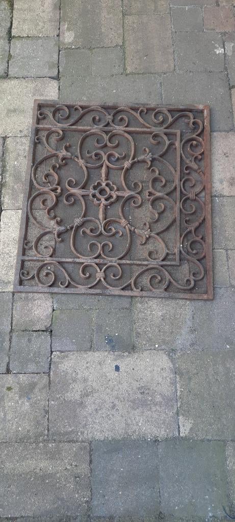 Decoratieve gietijzeren deurmat met sierlijk patroon, Gebruikt, Gietijzer, Schoonloopmat, Ophalen of Verzenden