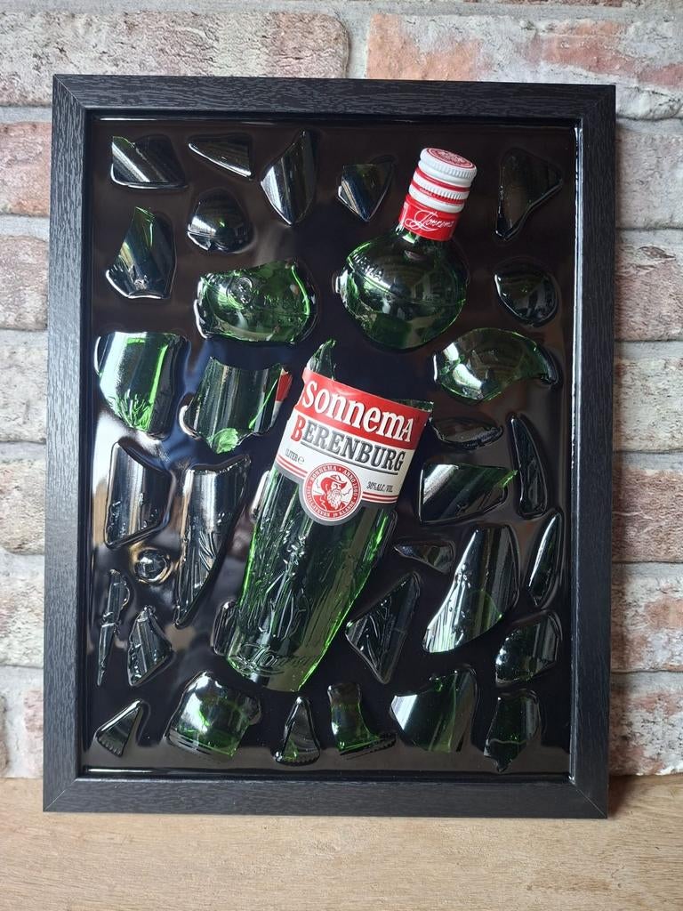 Sonnema Berenburg fles verwerkt in een lijst met Epoxy, Antiek en Kunst, Ophalen of Verzenden
