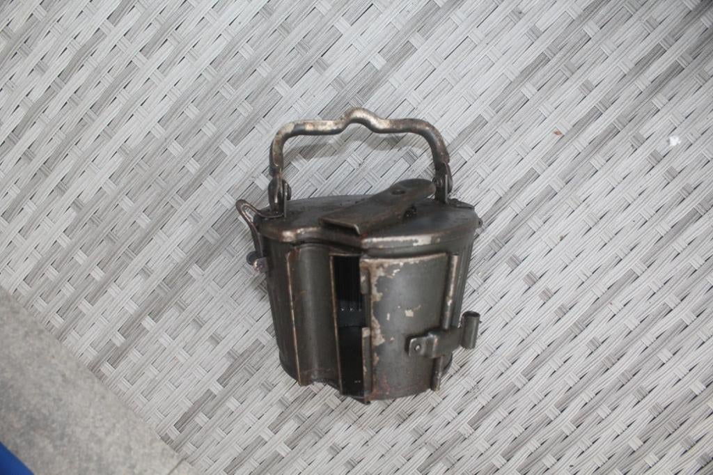 een typisch duits wo2 gurttrommel ,geen merk?. MG34 MG42, Verzamelen, Militaria | Tweede Wereldoorlog, Verzenden, Duitsland