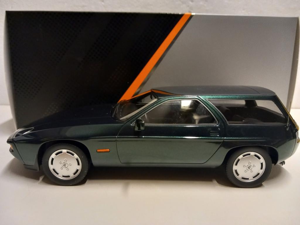 Porsche 928 S Kombi Artz darkgreen 1979 KRD 1:18, Ophalen of Verzenden, Zo goed als nieuw, Auto, Overige merken