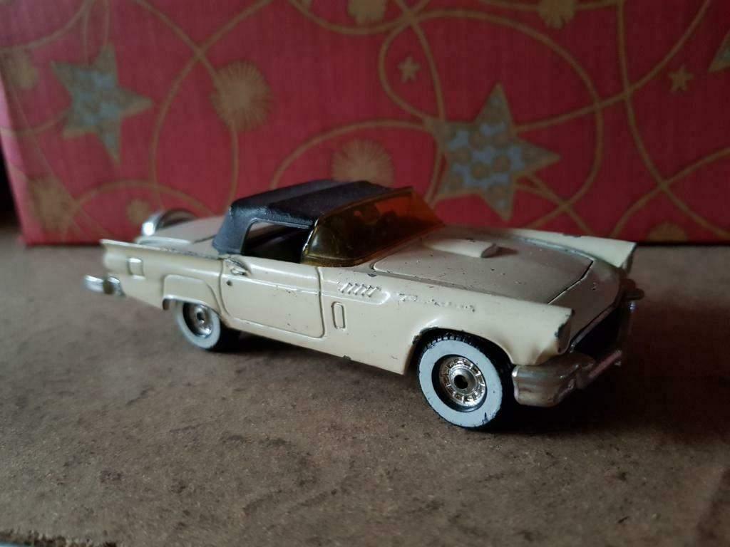 Corgi - Ford Thunderbird [wit] 1/36, Ophalen of Verzenden, Gebruikt, Auto