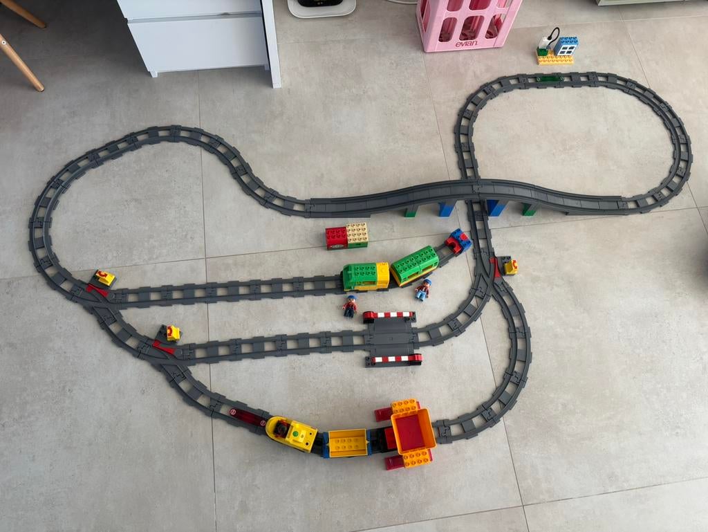 Lego Duplo grote treinbaan met 2 (interactieve) locomotieven, Ophalen of Verzenden, Zo goed als nieuw, Duplo