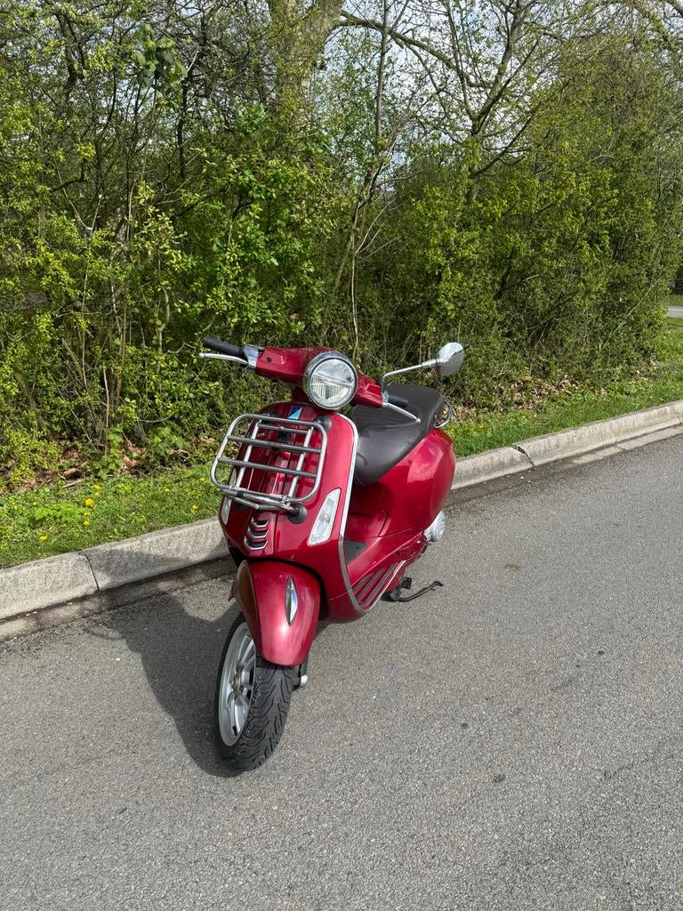 Vespa Primavera 2019 stijlvolle en betrouwbare scooter, Ophalen, Gebruikt, Maximaal 45 km/u, Overige modellen