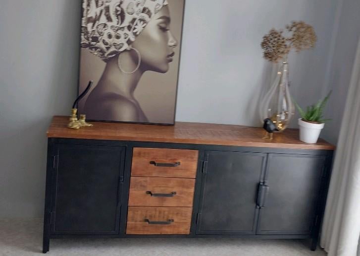 Industrieel dressoir met mangohout, Huis en Inrichting, Kasten | Wandmeubels, Ophalen, Met deur(en), Zo goed als nieuw, Minder dan 100 cm