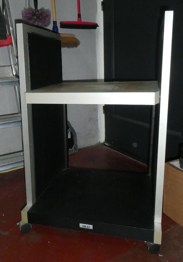 Originele AKAI Audio Rack Kast verijdbaar, Ophalen, Gebruikt