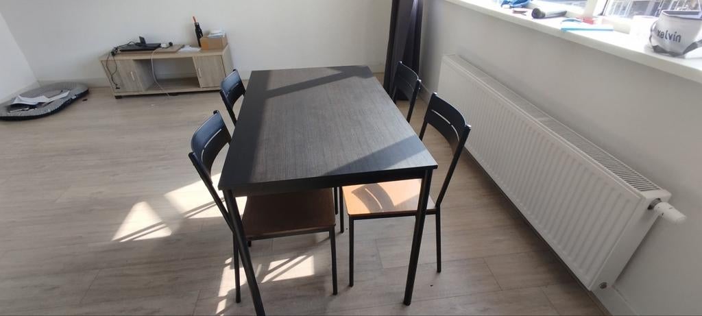 Eettafel met 4 stoelen, borden, pannen en bestek, Gebruikt, 100 tot 150 cm, 50 tot 100 cm, Vier personen