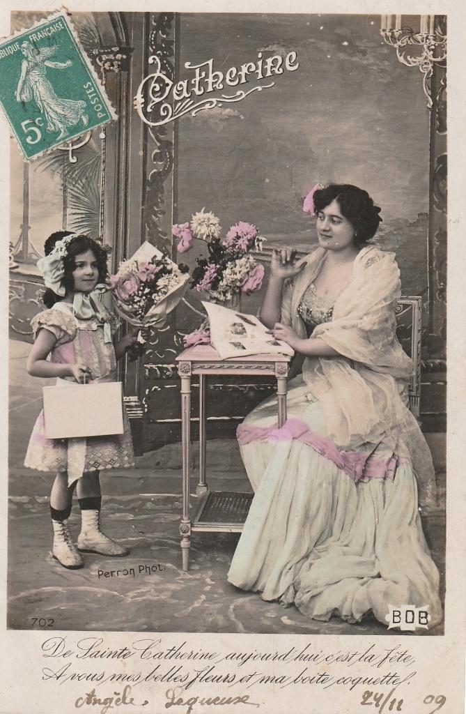 MEISJE JURK LANG HAAR UIT 1907 ZEER MOOIE OUDE KAART. Kl650, Verzamelen, Ansichtkaarten | Themakaarten, Gelopen, Voor 1920, Overige thema's