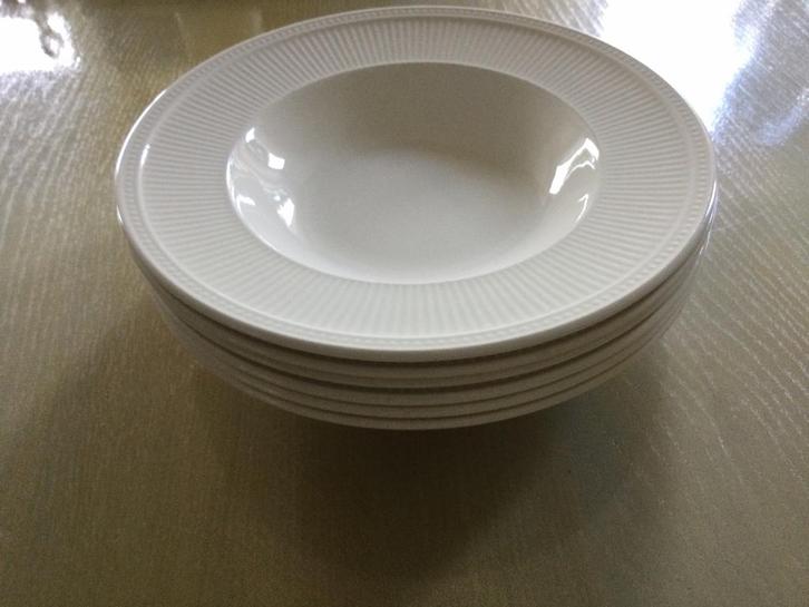 Wedgwood Windsor 6x diepbord met ribbelrand nwst, Huis en Inrichting, Keuken | Servies, Zo goed als nieuw, Bord(en), Wedgwood