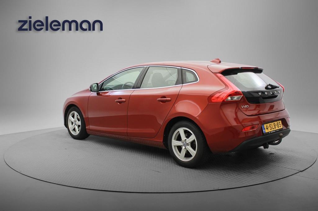 Volvo V40 1.6 D2 Momentum - Navi, Cruise, Half Leer, Trekhaa, Voorwielaandrijving, Euro 5, Gebruikt, 4 cilinders