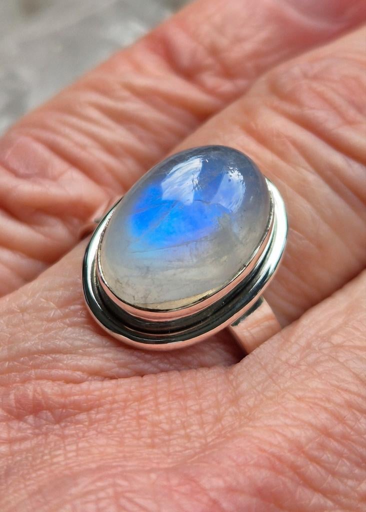 Zilveren ring met Regenboog Maansteen, Sieraden, Tassen en Uiterlijk, Ringen, 18 tot 19, Wit, Nieuw, Ophalen of Verzenden