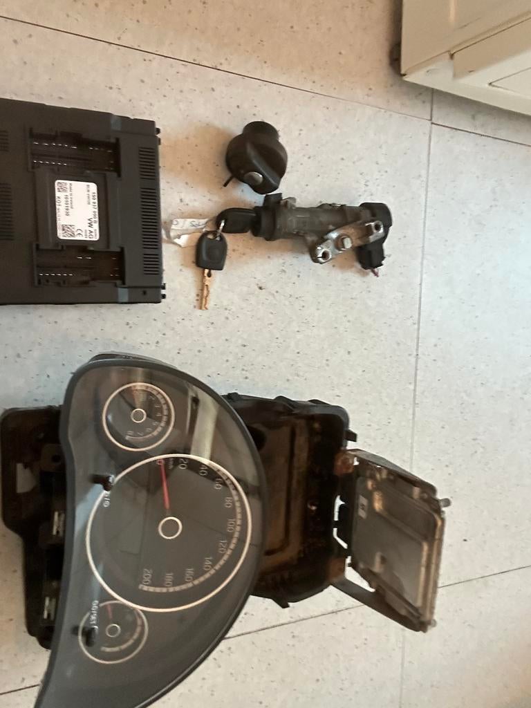 Volkswagen Up. Ecu Starterset compleet, Auto-onderdelen, Ophalen of Verzenden, Volkswagen