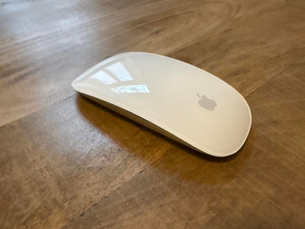 Apple Magic Mouse 2 met lightningport, Computers en Software, Muizen, Rechtshandig, Muis, Ophalen of Verzenden, Zo goed als nieuw
