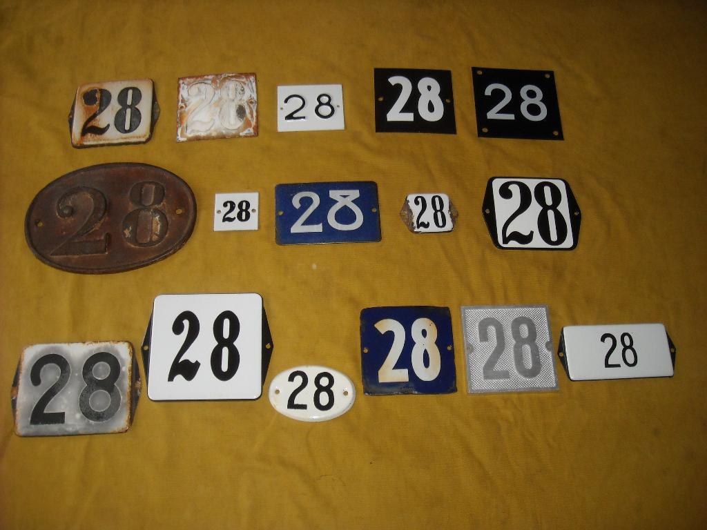 oud emaille huisnummer 28 ook 29 30 31 32 33 34 35 36 37 38, Antiek en Kunst, Ophalen of Verzenden