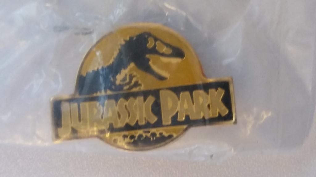 Jurassic Park film tv dino dinosaurus pin vintage logo, Ophalen of Verzenden, Zo goed als nieuw