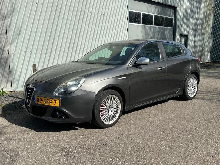 Alfa Romeo Giulietta 1.4 T Distinctive (bj 2011), Auto's, Alfa Romeo, Bedrijf, Te koop, Giulietta, ABS, Airbags, Airconditioning