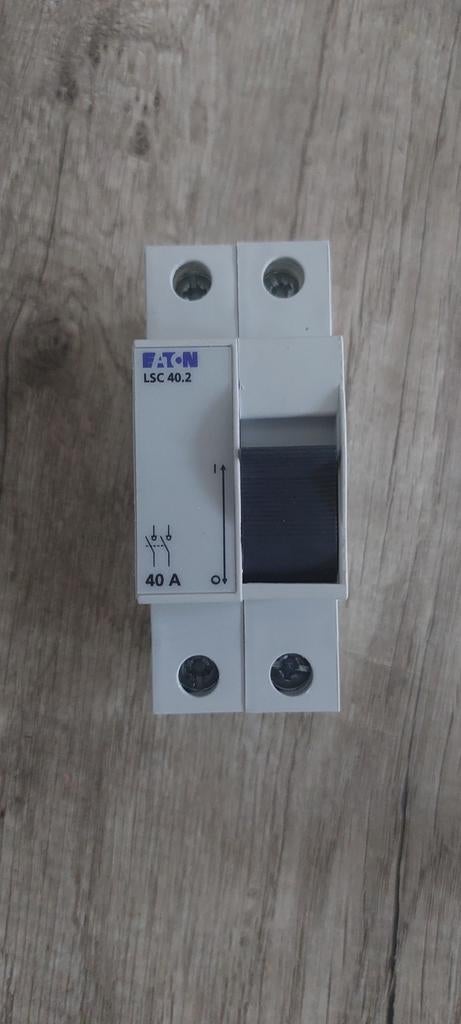 Eaton LSC 40.2 Hoofdschakelaar 40A, Doe-het-zelf en Verbouw, Ophalen of Verzenden, Schakelaar