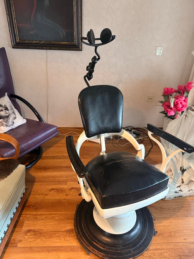 Vintage kappersstoel - Functioneel en zwaar, Ophalen