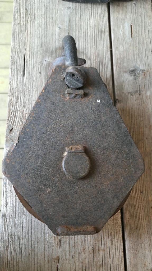 Grote zware katrol, lier, Ophalen