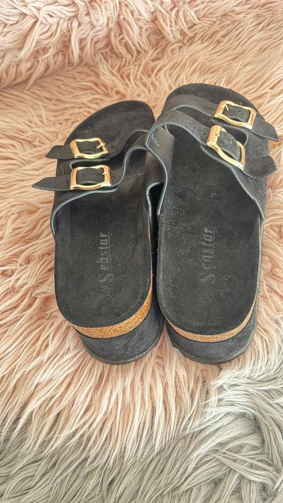 Z.g.a.n. slippers maat 39, Ophalen of Verzenden, Zo goed als nieuw, Zwart, Slippers