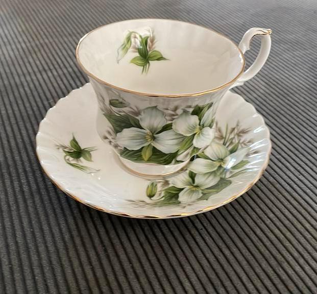 Royal Albert Trillium theekop en schotel, Ophalen of Verzenden