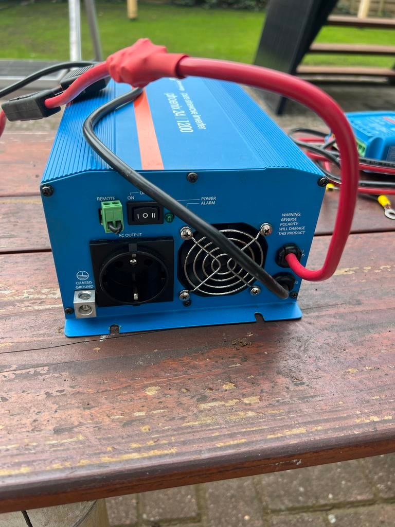 Zonnepaneel set met omvormer regelaar Victron en accu’s, Ophalen, Gebruikt