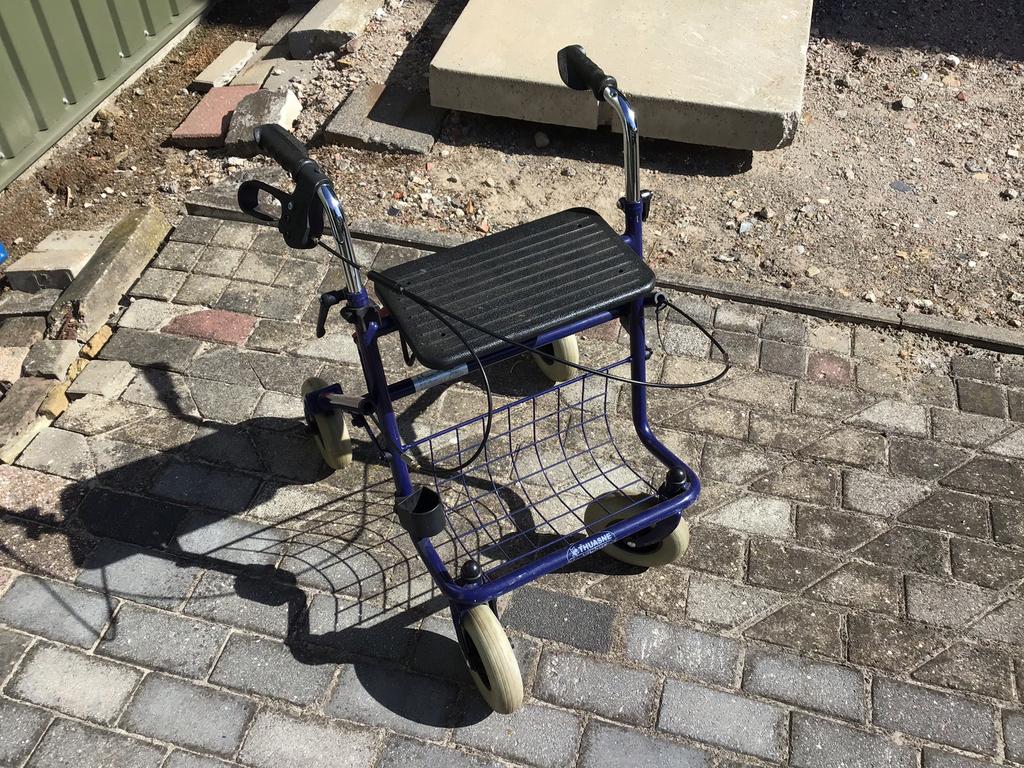 THUASNE VIHOME ROLLATOR, MODEL MANHATTAN, ZEER SOLIDE., Diversen, Rollators, Ophalen of Verzenden, Gebruikt