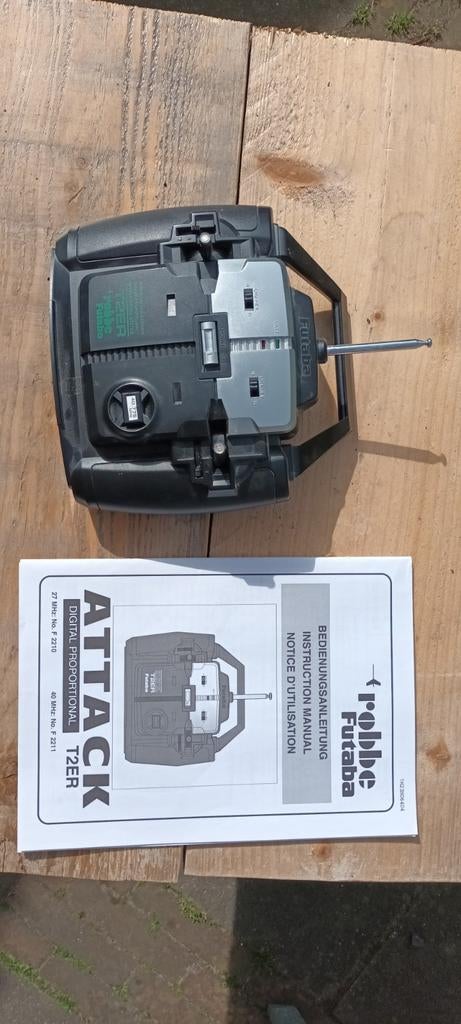Robbe Futaba Attack T2ER zender, servo en omtvanger, Ophalen of Verzenden, Gebruikt, Overige schalen