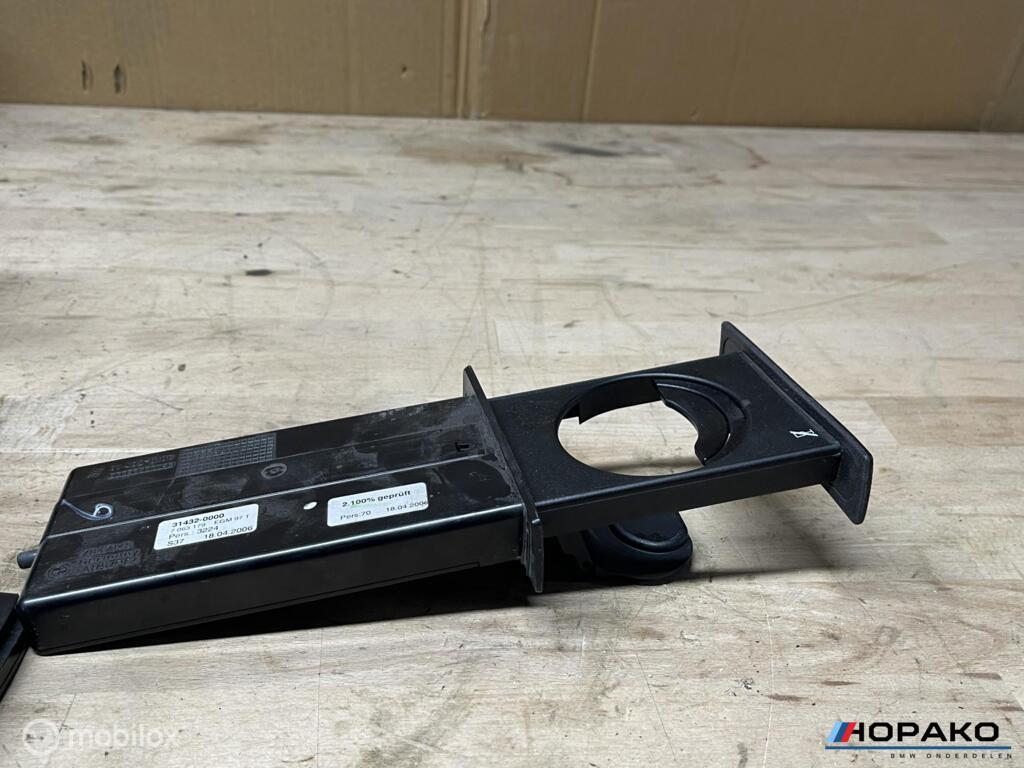 Bekerhouder rechts BMW 5 serie E60 E61 | OEM | 314300100, Auto-onderdelen, Gebruikt, Einsteinlaan 5 rijswijk, Bmw, Ophalen of Verzenden