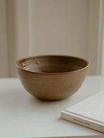 Vintage handgemaakte aardewerk schaal, bruin glazuur, Rond, Ophalen of Verzenden, Zo goed als nieuw, Aardewerk