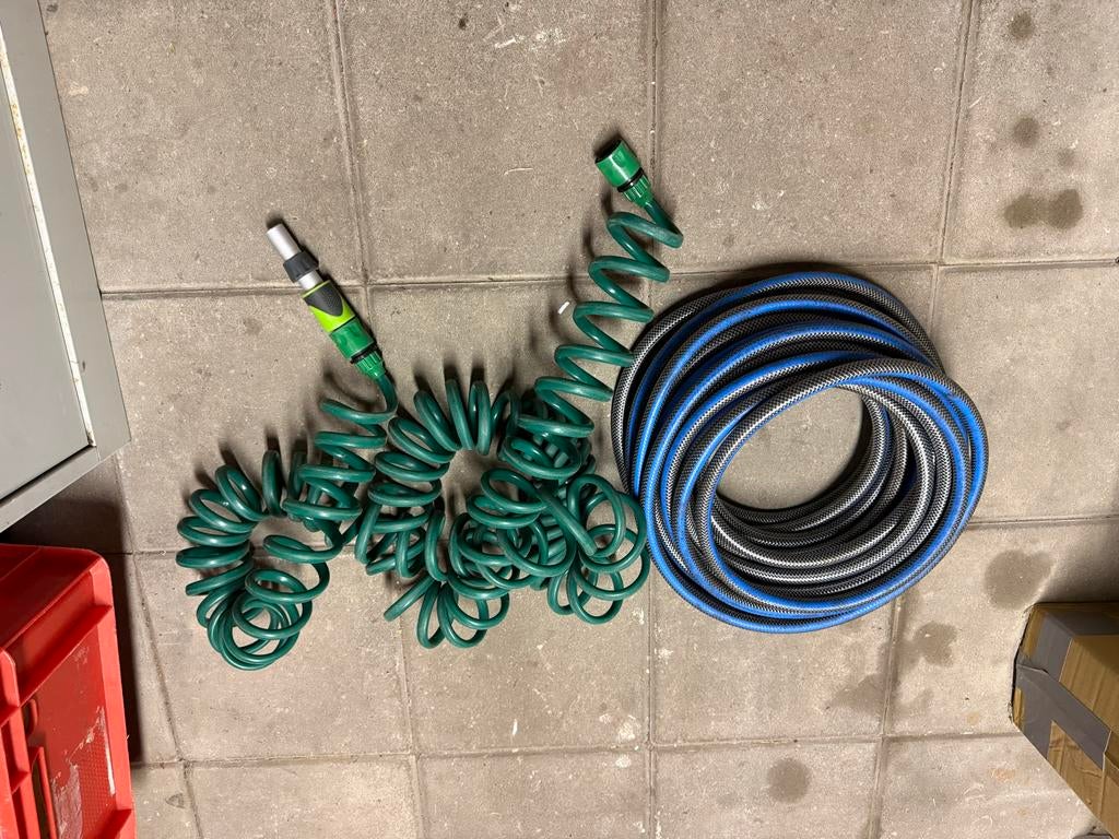 Tuinslangenset: spiraalslang en oprolbare slang, Ophalen, Gebruikt, Tuinslang