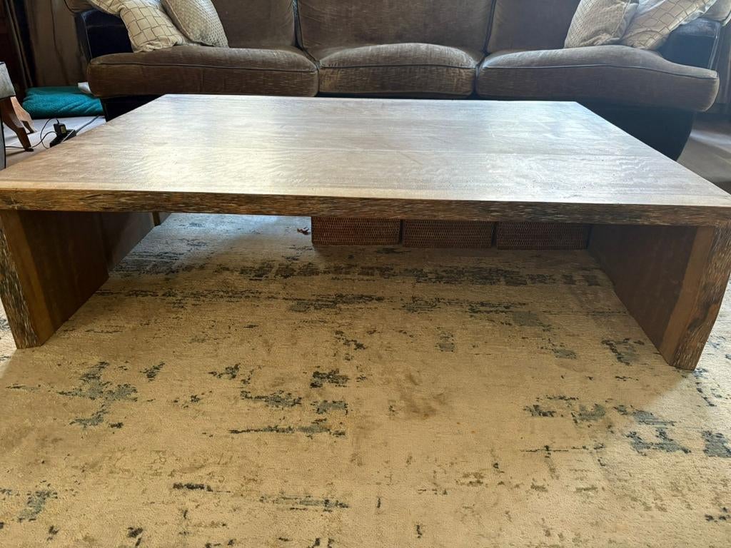 Robuuste houten salontafel - massief en stijlvol, Modern, Landelijk, Robuust, Gebruikt, Vierkant, Ophalen of Verzenden