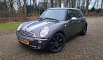 Mini 1.6 Cooper Park Lane LEDER XENON CLIMA STOELVERWARMING, Voorwielaandrijving, Gebruikt, Zwart, 4 stoelen