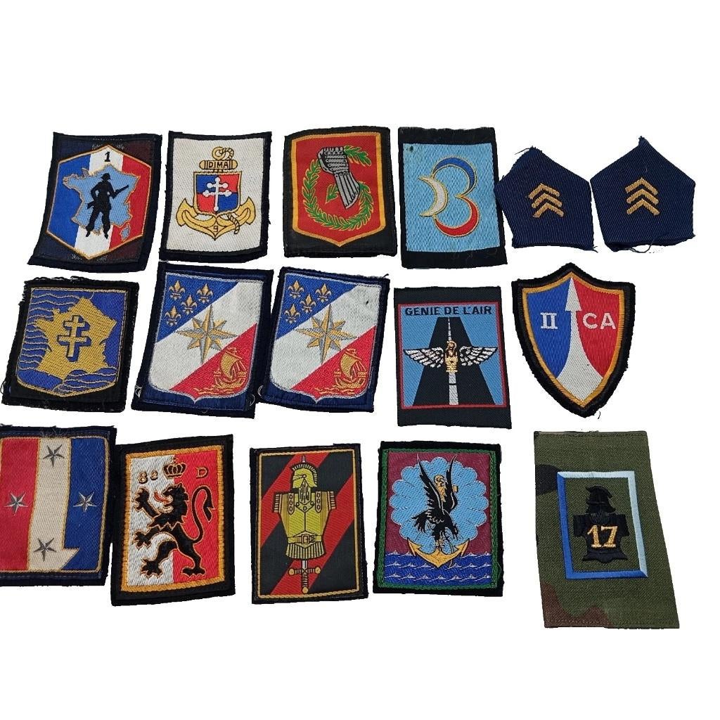 15 Franse militaire stoffen emblemen., Verzenden, Overige soorten, Overige gebieden, Embleem of Badge