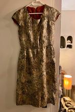 Vintage 60s brokaat cocktailjurk jurk goudkleur jacquardstof, Overige kleuren, Ophalen of Verzenden, Zo goed als nieuw, Maat 36 (S)