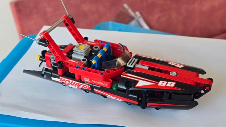LEGO Technic 42089 Powerboot - Zo goed als nieuw, Kinderen en Baby's, Speelgoed | Duplo en Lego, Zo goed als nieuw, Ophalen of Verzenden