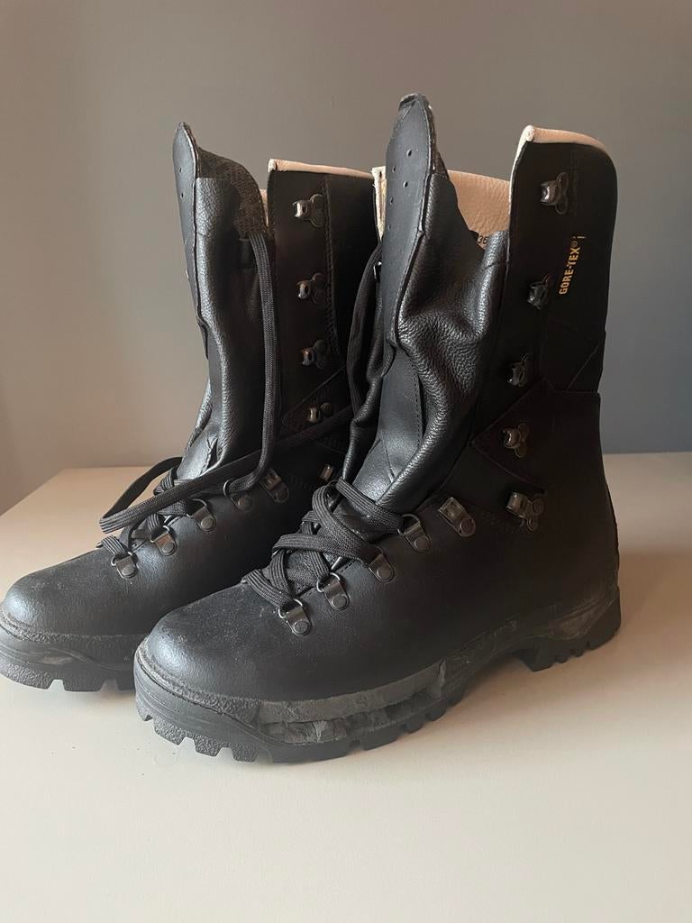 Meindl laarzen met kapotte zool maat 43, Ophalen of Verzenden, Zo goed als nieuw, Schoenen